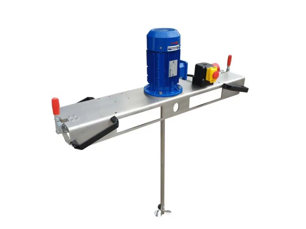 IBC-Schnellmischer bis 600m:Pas im 1000L IBC Staplertraverse_2.webp